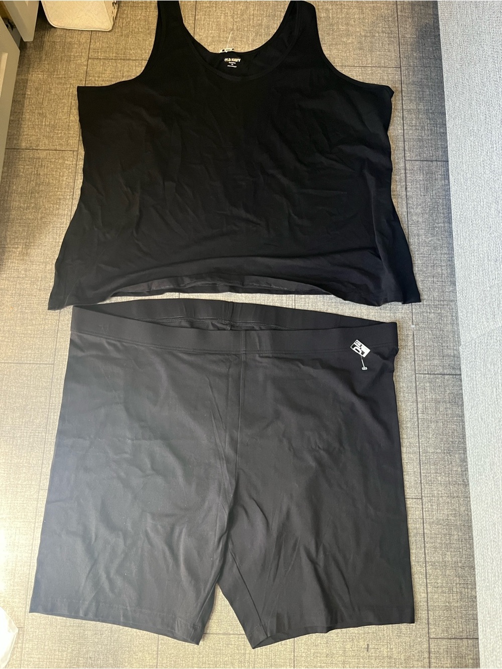 Old Navy 4X Black Athleisure Tank Top and Biker Shorts Set / lounge / pajamas
